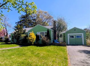 46 Eden Crest Dr, Cranston, RI 02920