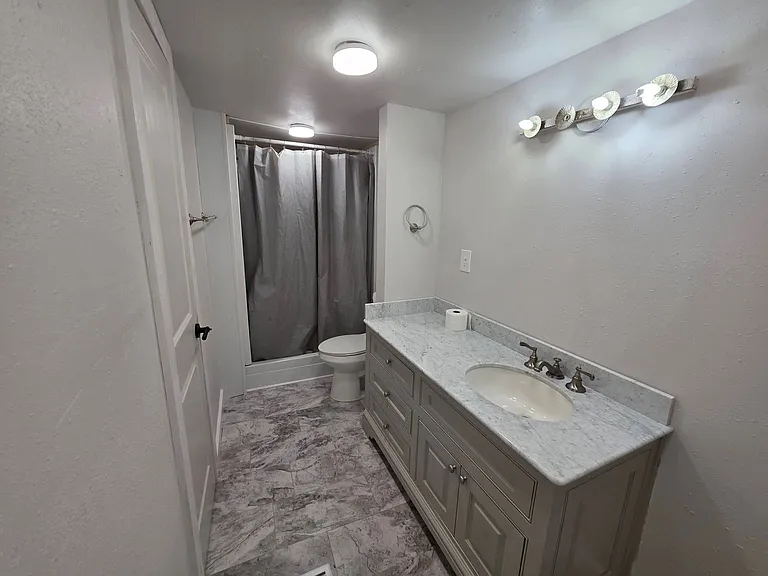 824 Huron Dr — Photo 6