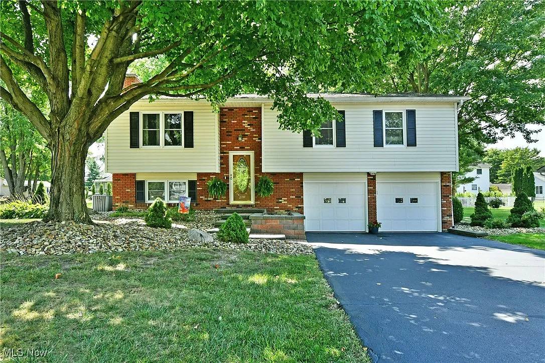336 Orchard Ln photo 1