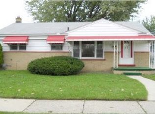 26040 Hayes Rd, Roseville, MI 48066