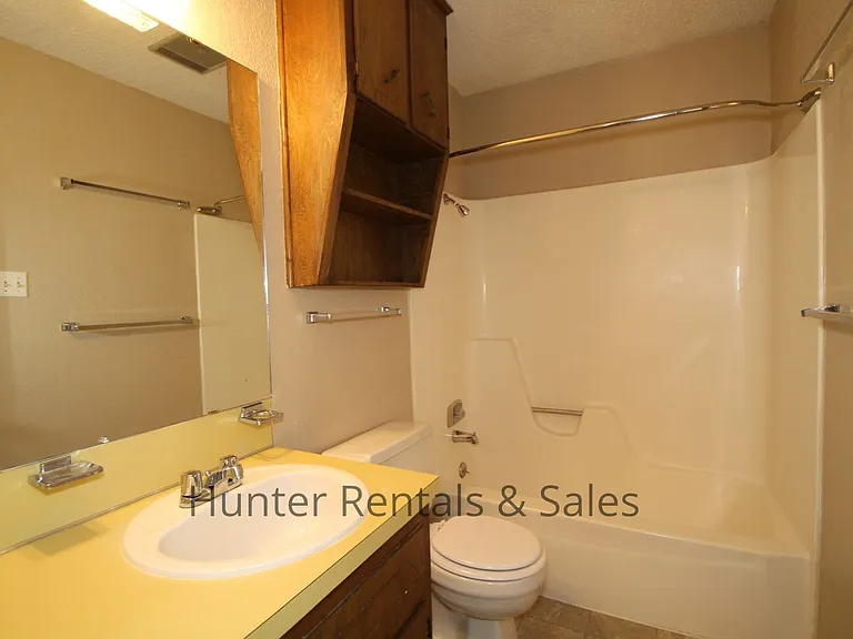 2810 Lawndale St — Photo 25