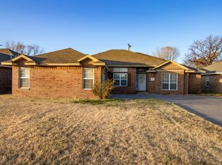 5320 Hillside Rd, Amarillo, TX 79109