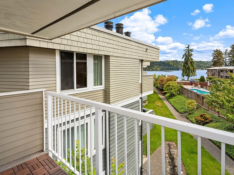 4214 W Lake Sammamish Pkwy NE #301 — Photo 16