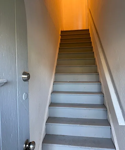 2nd floor apartment stairs
