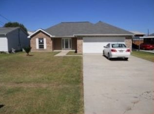 1807 E B North St, Rayne, LA 70578