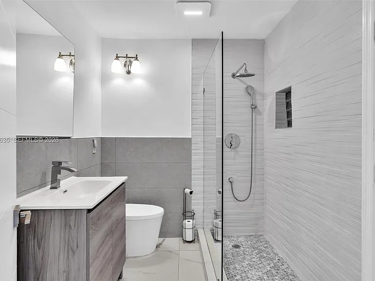 9257 Bay Dr — Photo 20