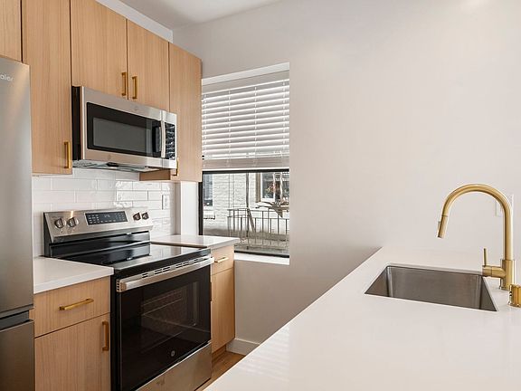 3rd image of 535 Taylor St APT 403