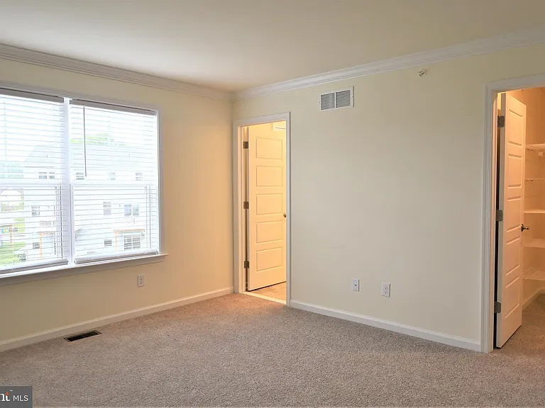 61 Becker Dr — Photo 24