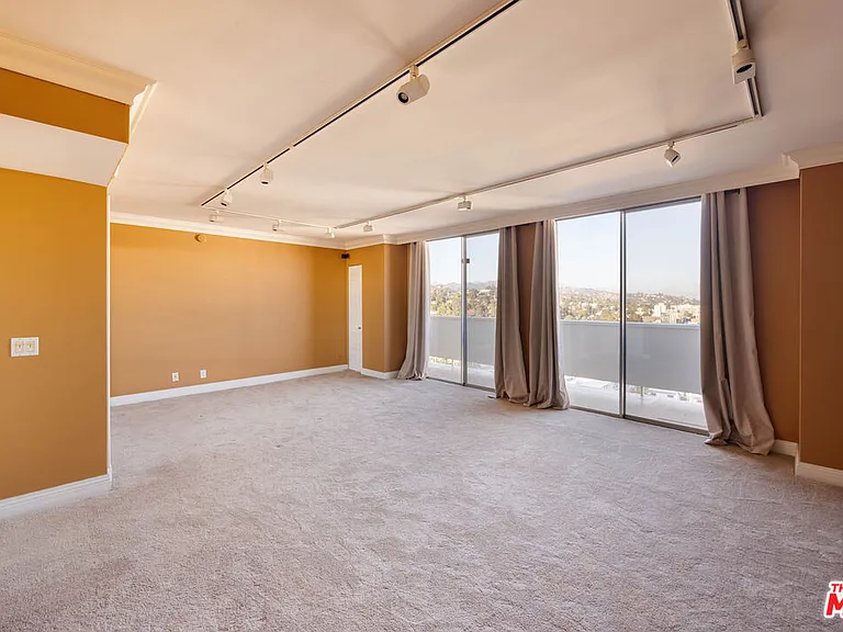 7250 Franklin Ave #1209 — Photo 9