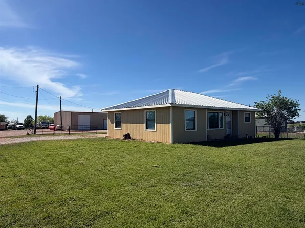 1346 Polk Rd, Bowie, TX 76230