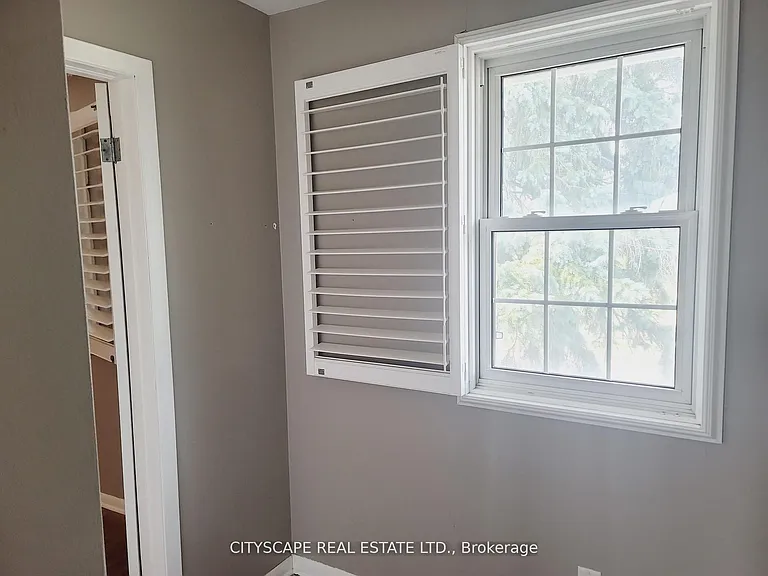 342 Sutherland Dr — Photo 7