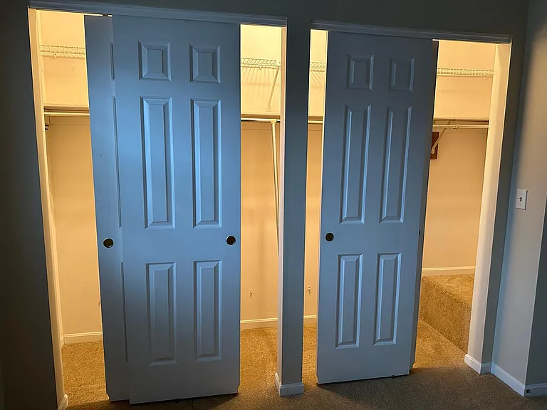 Bed 2 Closet