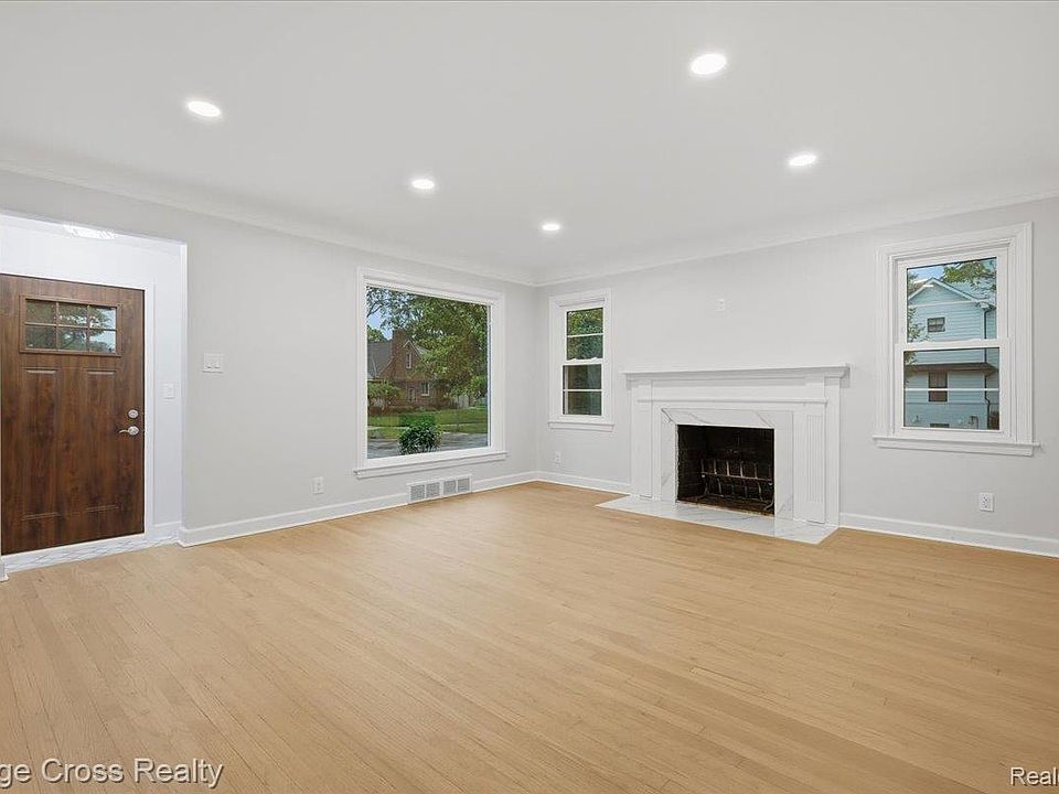 1790 Humphrey Ave, photo 4