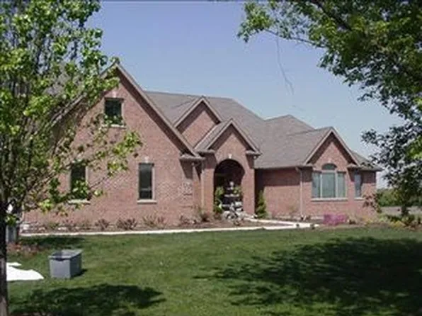 4216 Northgate Dr, Spring Grove, IL 60081