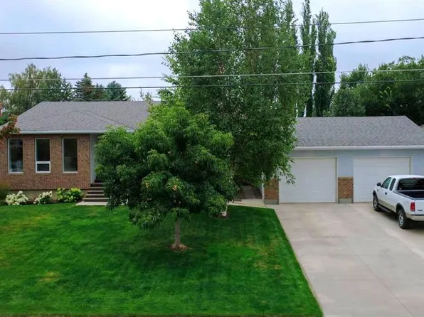 80 N 250th St E, Raymond, AB T0K 2S0