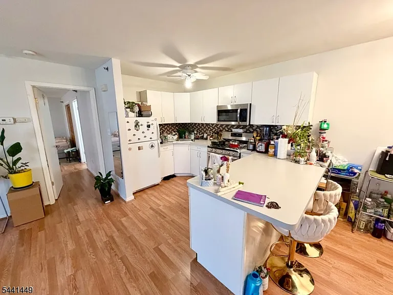 336-3B Bloomfield Ave #3B — Photo 2