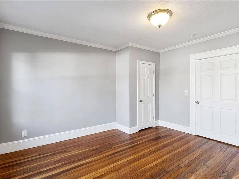 193 Florence St #1R — Photo 13