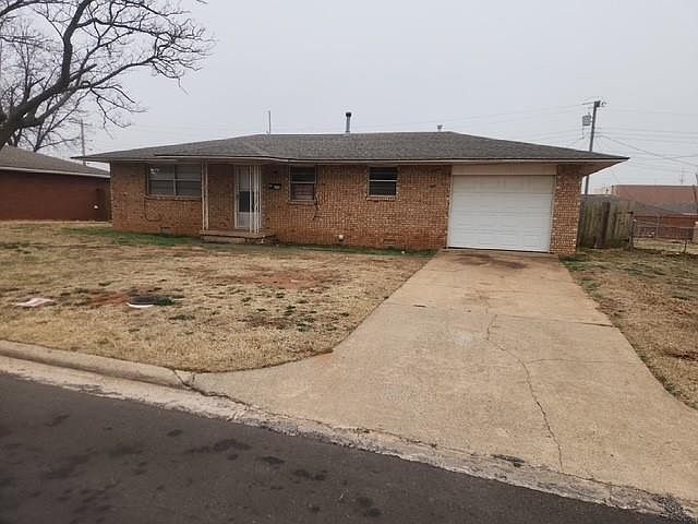 1st image of 822 E Kee St