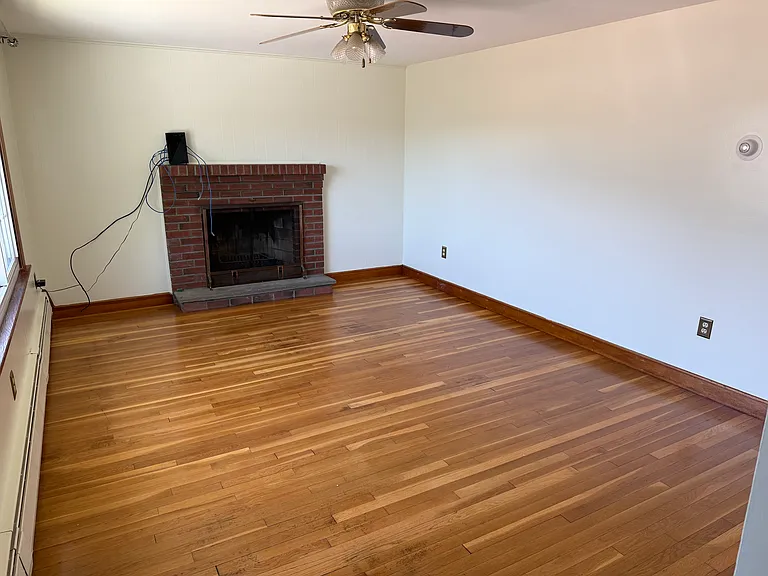 130 Cook Ave — Photo 4