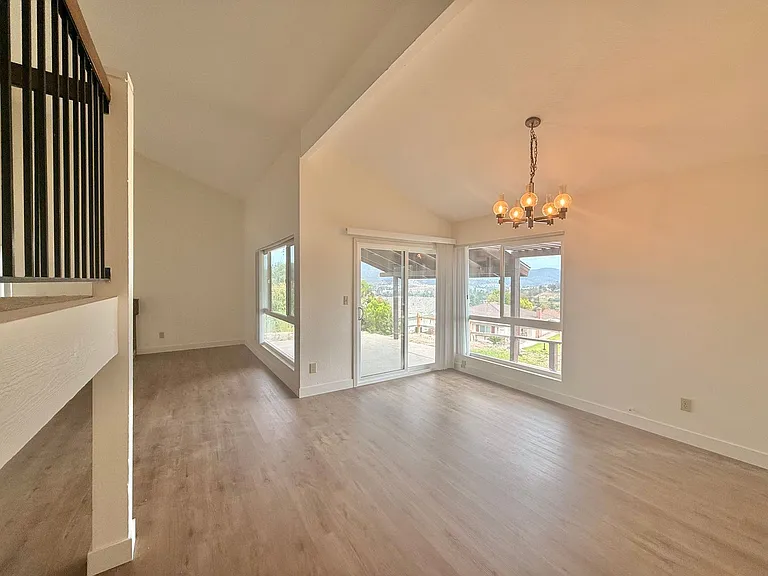 10019 Canyonview Ct — Photo 4