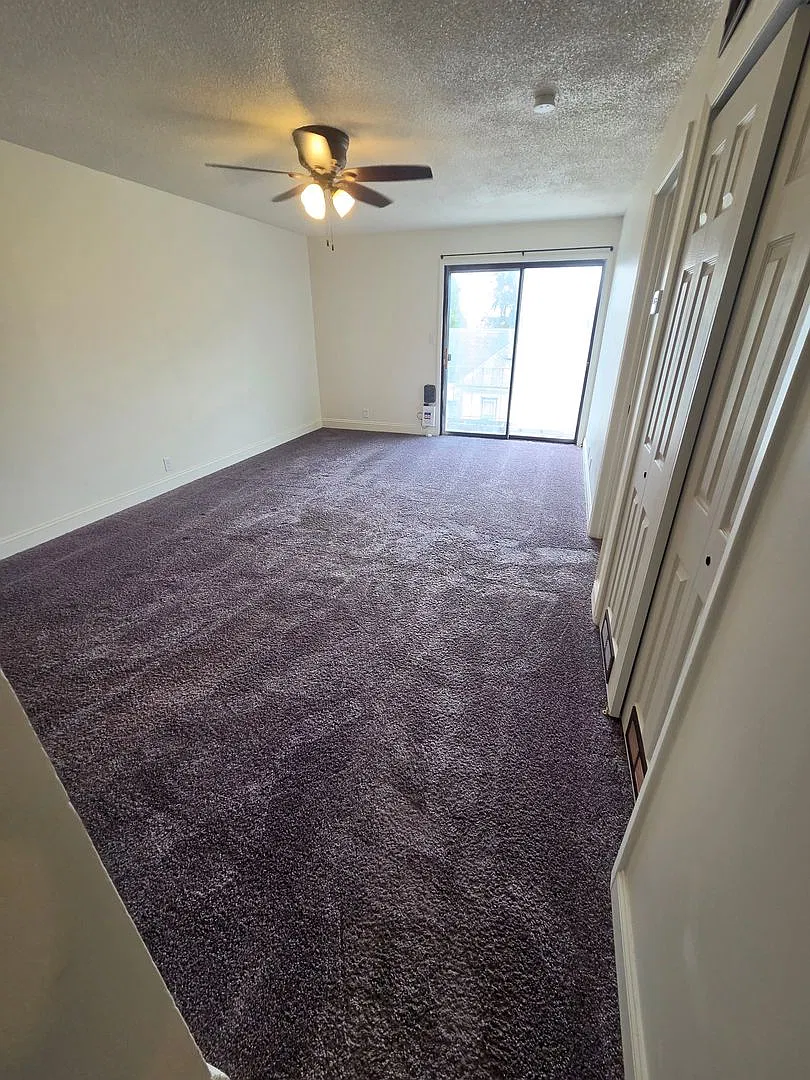 239 S Jefferson St 2 — Photo 4