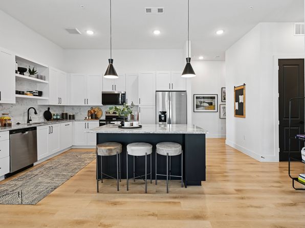 900 Pilot Hill Dr #3211