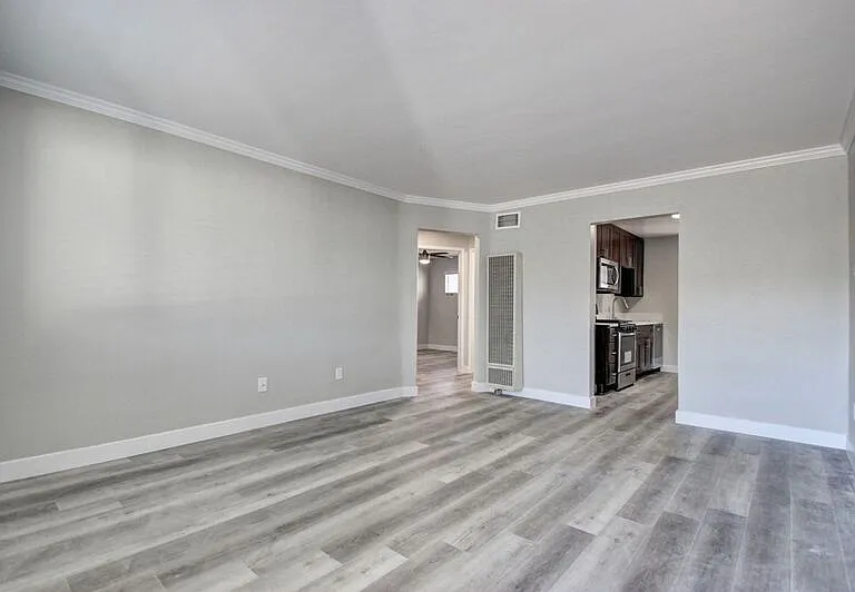 4659 Oregon St — Photo 4