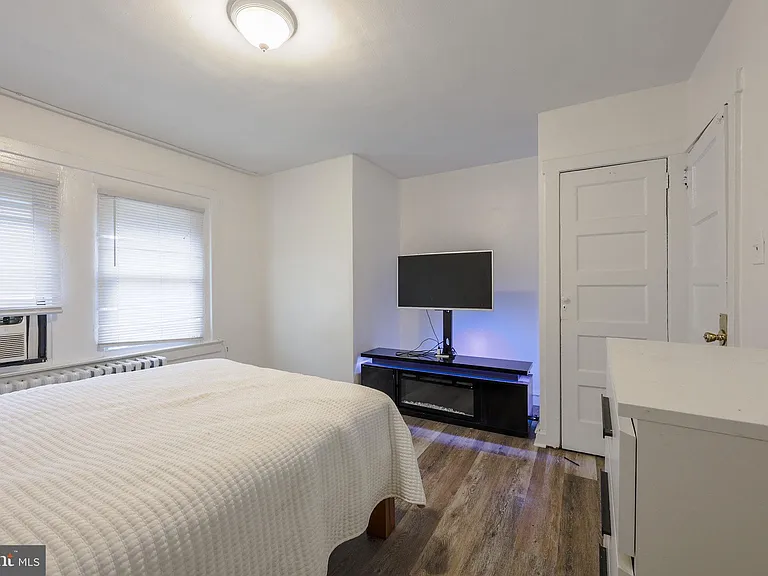 7710 Temple Rd — Photo 16