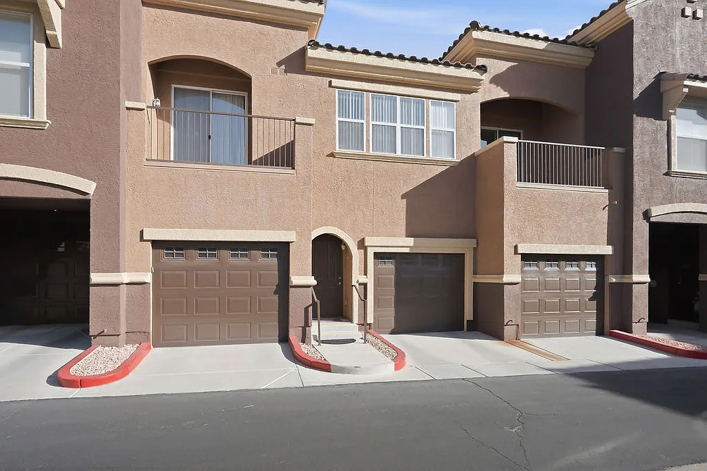 Hualapai Way # 284 - 1 — Photo 2