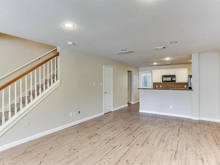 730 Redwing Place Dr — Photo 5