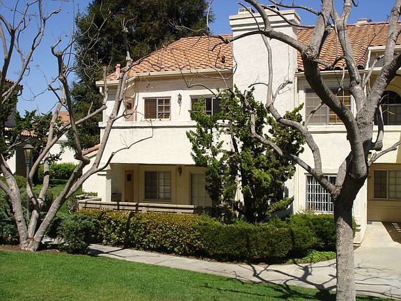 Charming End-Unit Condo In Vista