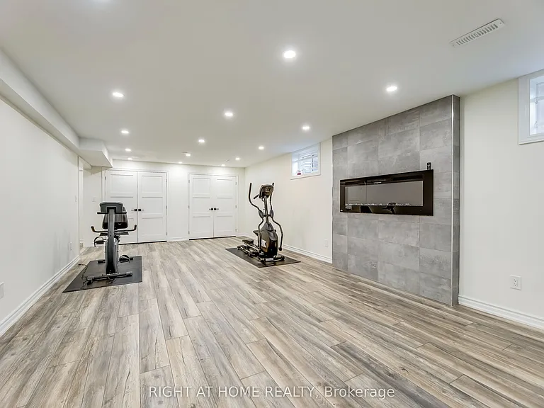 2175 Oneida Ct — Photo 28