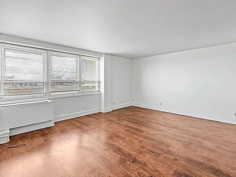 4238 California Ave #MAIN — Photo 2