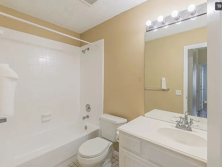210 Madisson Dr — Photo 3