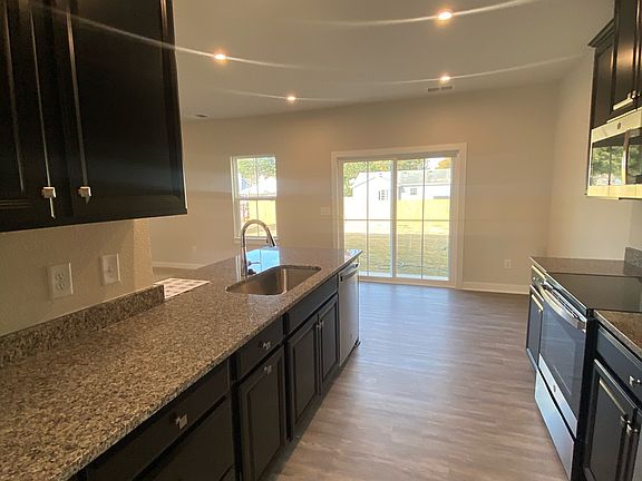 4th image of 274 Goldenstar Ln