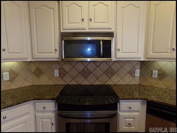 5th image of 31 Bristol Ct