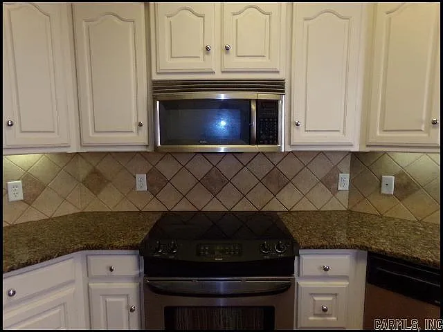 31 Bristol Ct — Photo 5