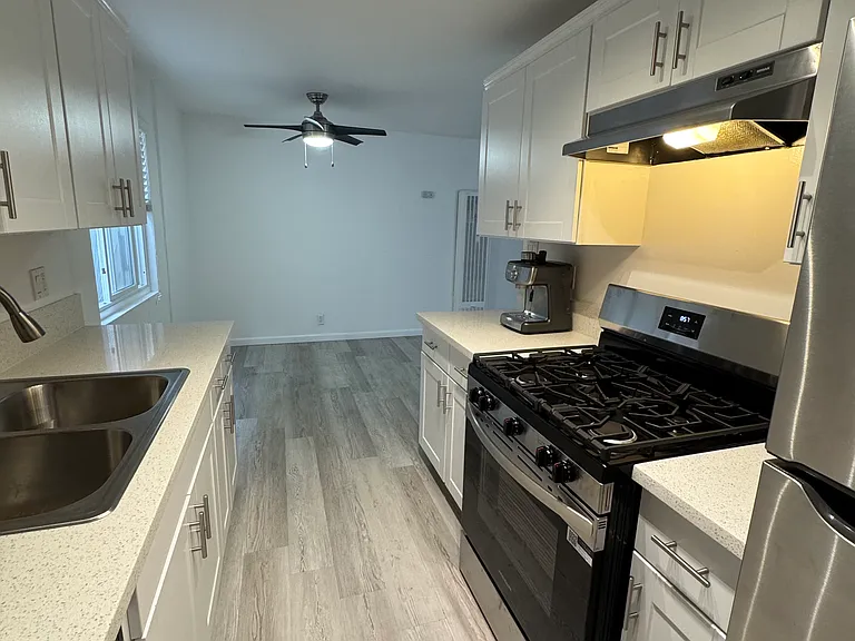 11305 Graham Pl — Photo 30