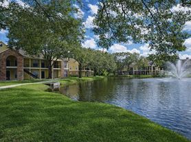 8653 Fancy Finch Dr, Tampa, FL