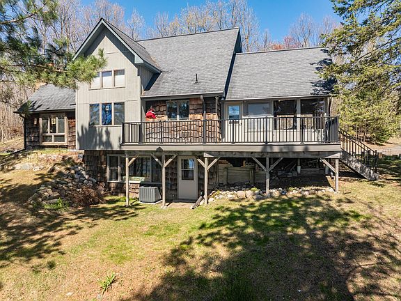2nd image of 38243 Woodland Dr