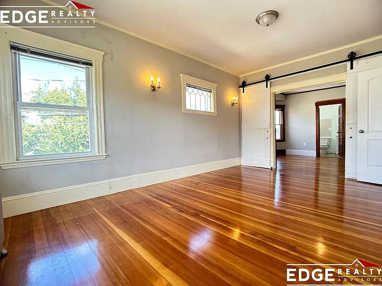 139 Edenfield Ave — Photo 3