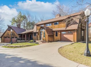 2337 Jessup Cir, Iowa City, IA