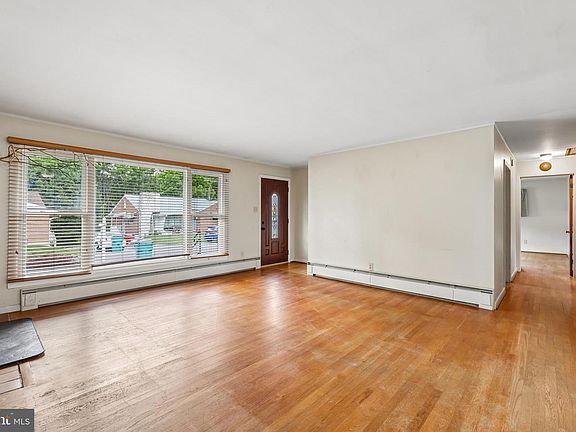 2nd image of 11910 Wesley Dr