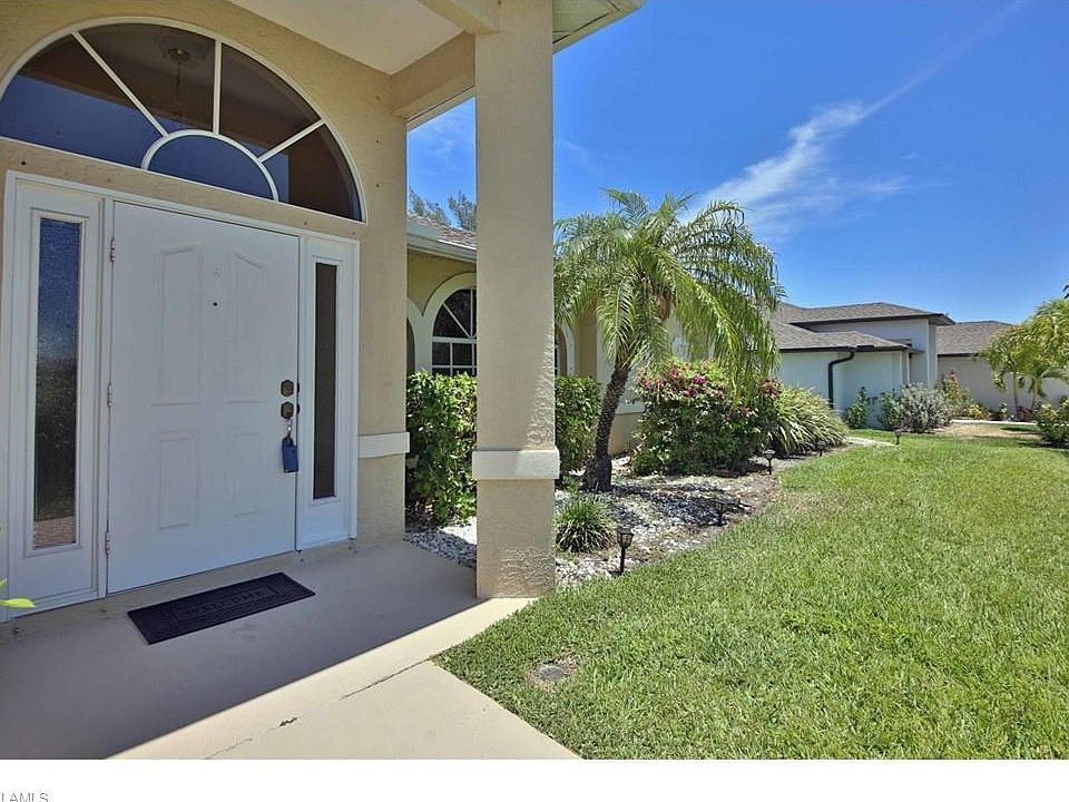 1st image of 409 SE 14th St
