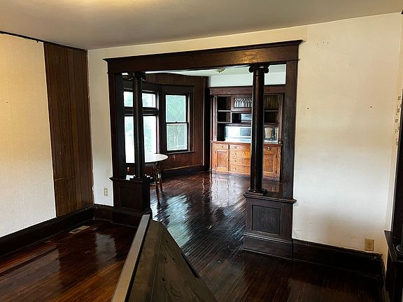 3rd image of 125 Como Ave #1