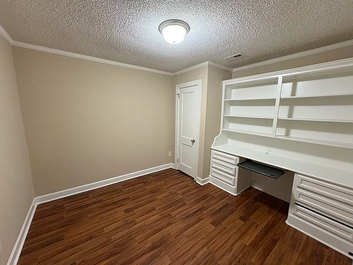 2726 Church St — Photo 4