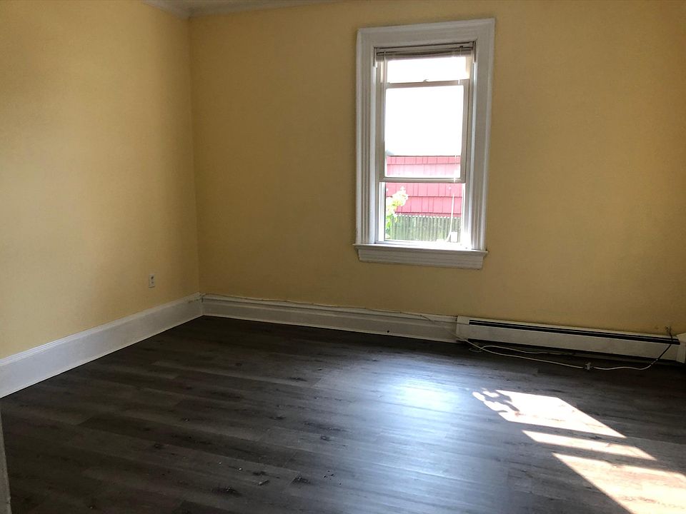 1st image of 10 Nassau Blvd Floor 2