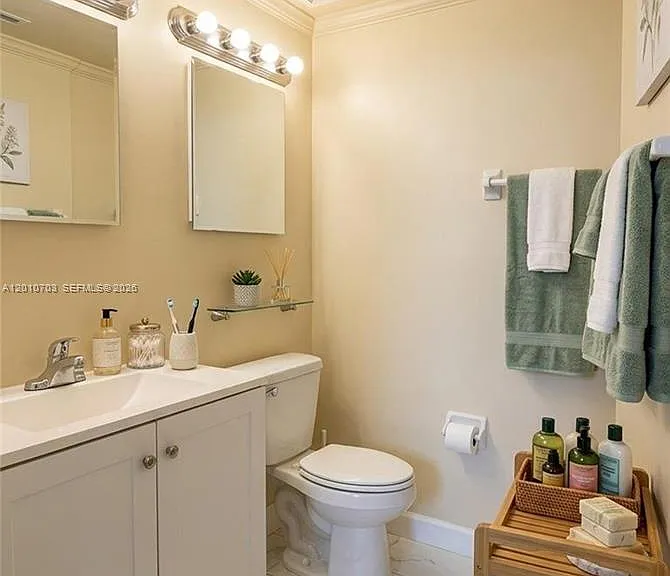 666 W 81st St #316 — Photo 5