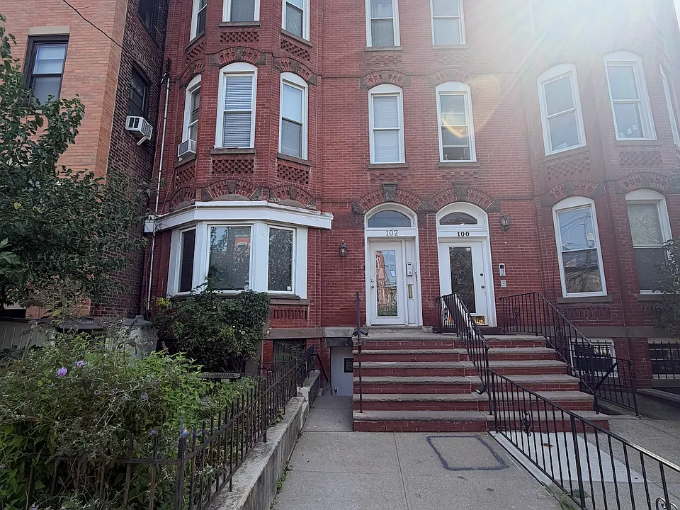 102 Palisade Ave #B