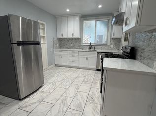 3815 Webster St APT B, Oakland, CA 94609
